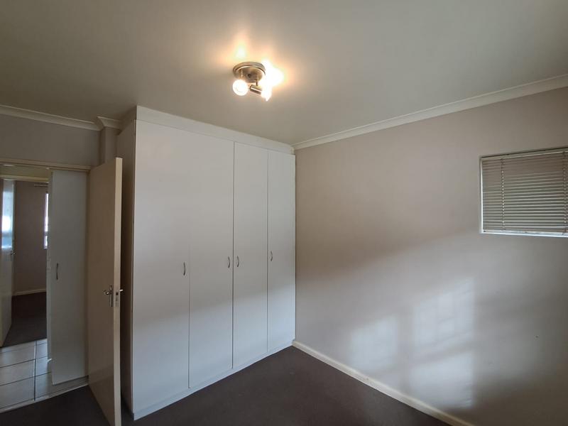 To Let 2 Bedroom Property for Rent in Uitzicht Western Cape